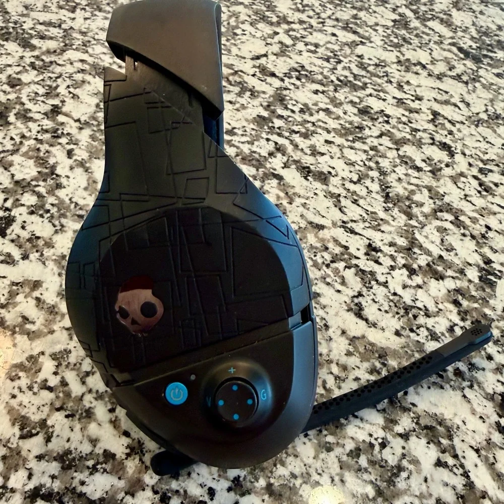 Skullcandy PLYR 1 Wireless Gaming Headset With Microphone Black Blue